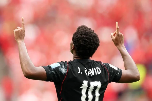 Jonathan David大衛對卡達展現出精準站位判斷以及終結技巧